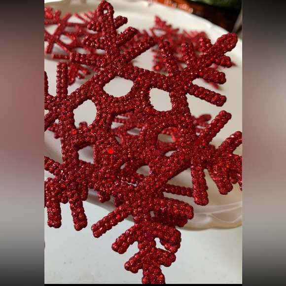 Large Red Snowflake Ornaments Set (4) in a Pack - Picture 3 of 6
